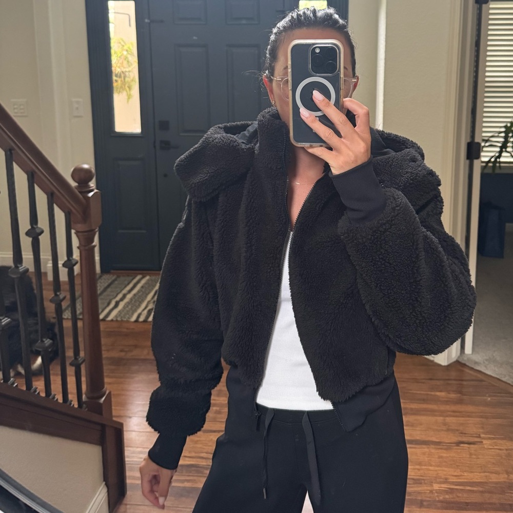 Alo Yoga Foxy Sherpa Jacket